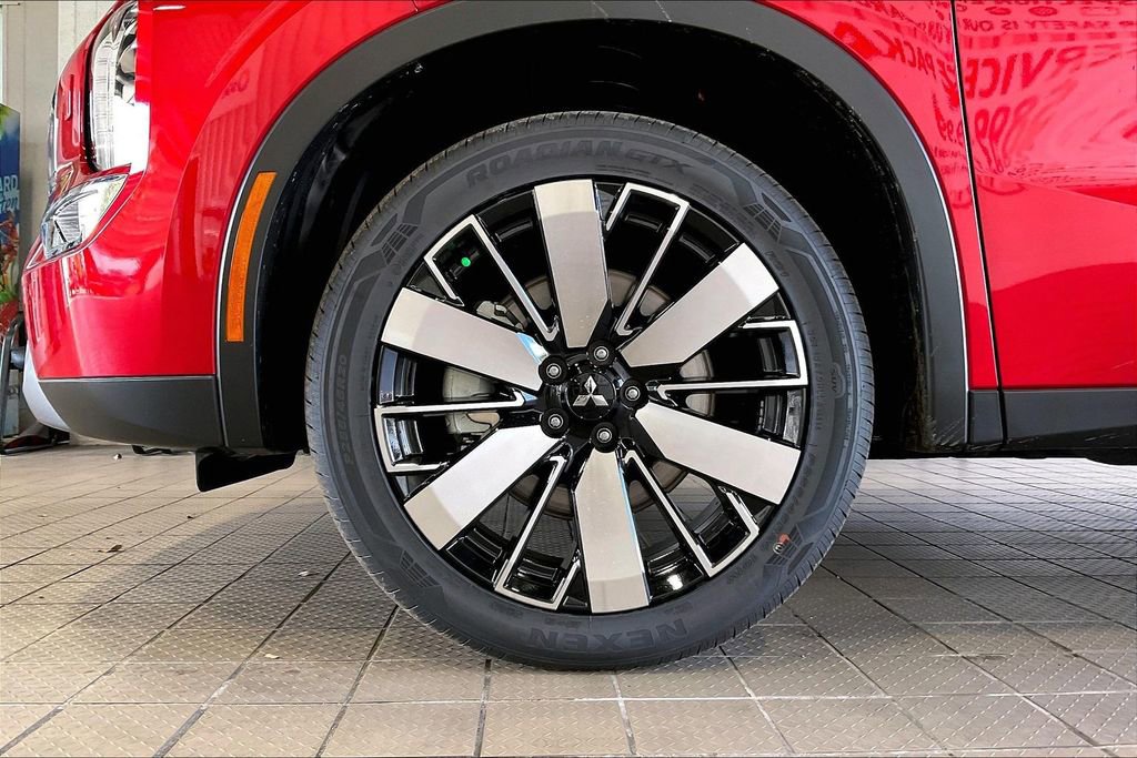 New 2026 Mitsubishi Outlander SE image 12