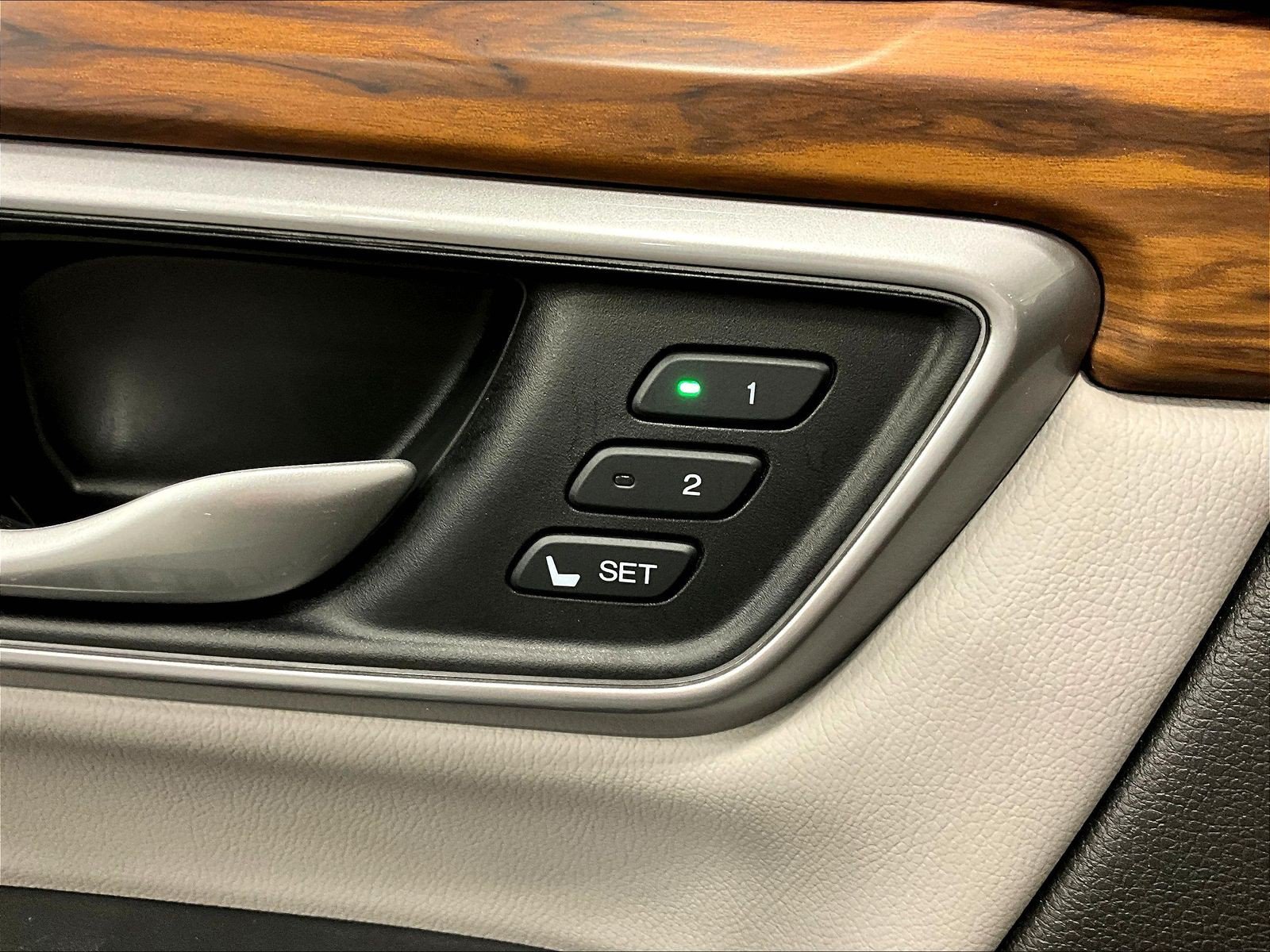 Used 2017 Honda CR-V Touring image 37