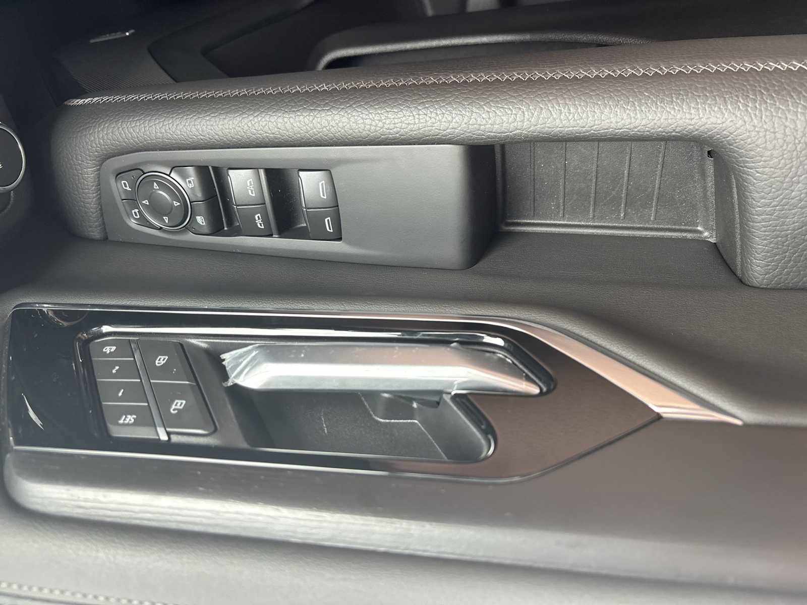 New 2025 GMC Yukon Denali w/ Advanced Technology Package AWD/4WD image 23