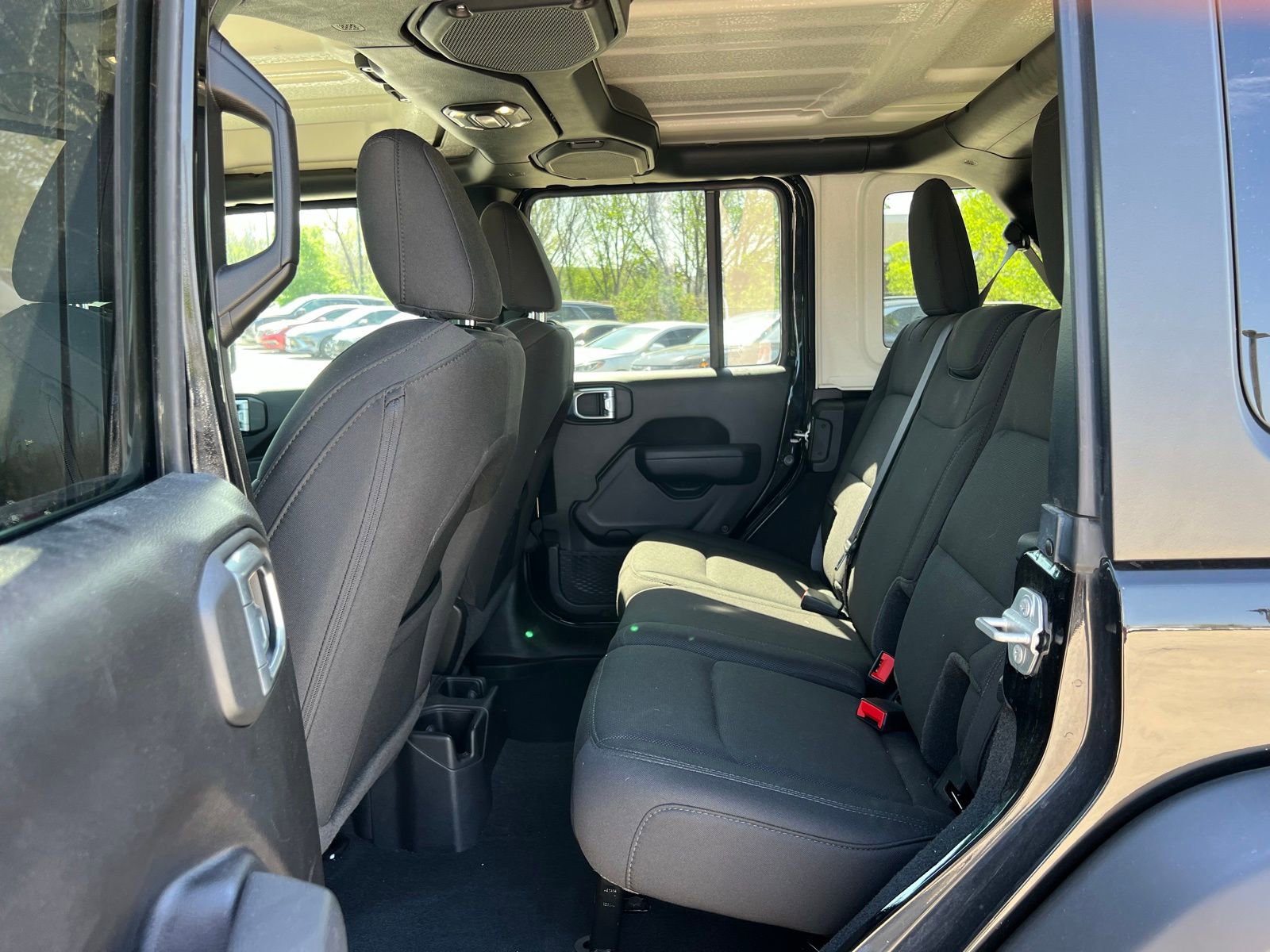 Used 2022 Jeep Wrangler Unlimited Sport image 17