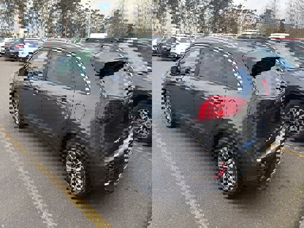 Used 2022 Kia Niro EX image 3