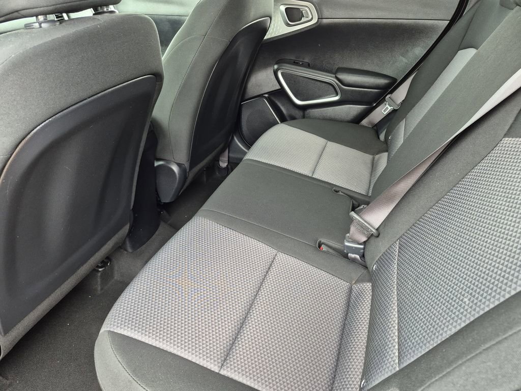 Used 2023 Kia Soul LX FWD image 14