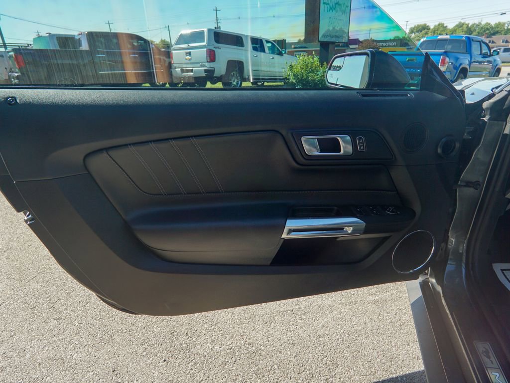 Used 2020 Ford Mustang Premium RWD image 13