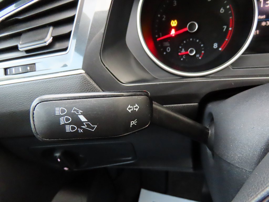 Used 2018 Volkswagen Tiguan S image 35