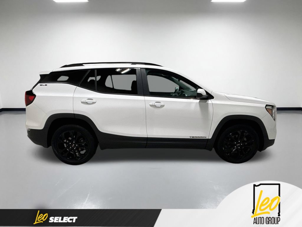 Used 2022 GMC Terrain SLE w/ GMC Pro Grade Package AWD/4WD image 6