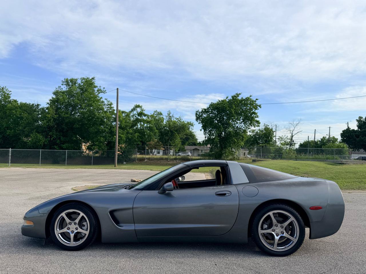 Used 2004 Chevrolet Corvette Coupe w/ Roof Package RWD image 6