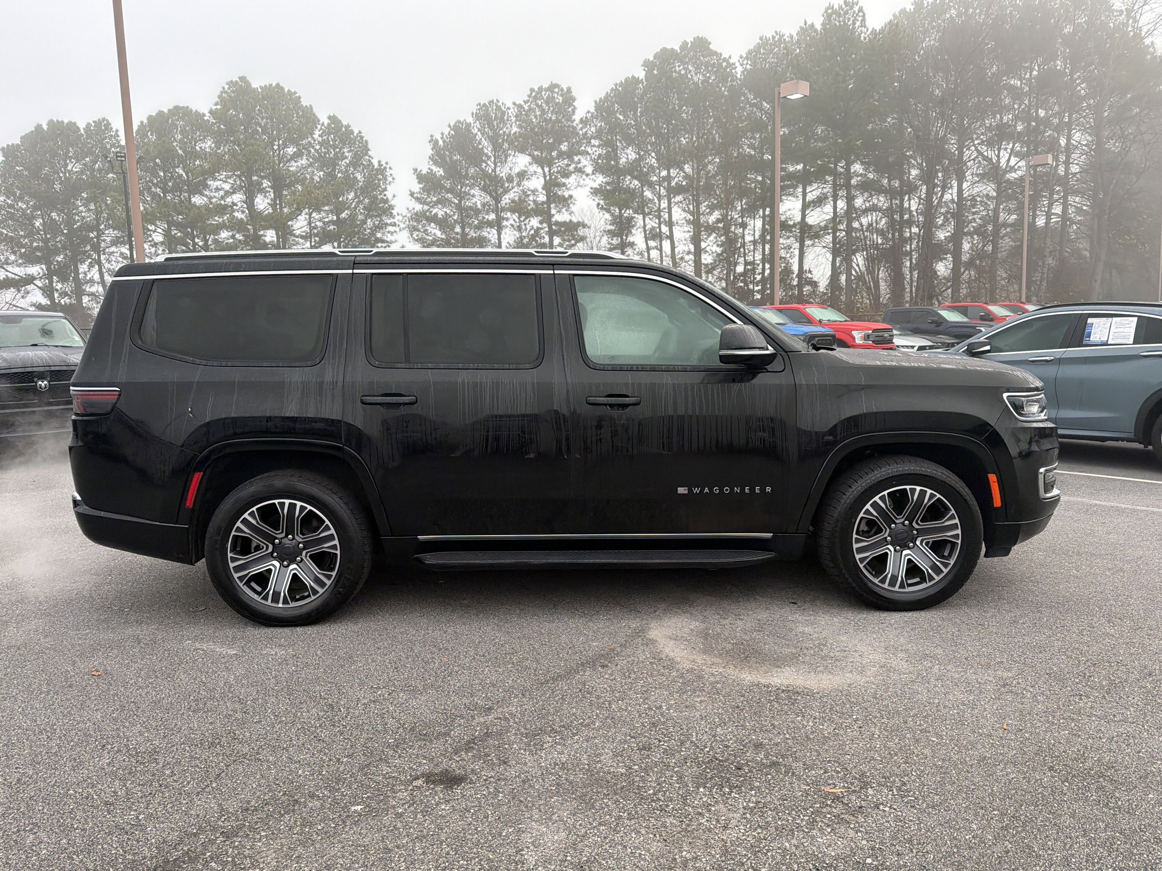 Used 2024 Jeep Wagoneer Series II w/ Flexible Seating Group image 5