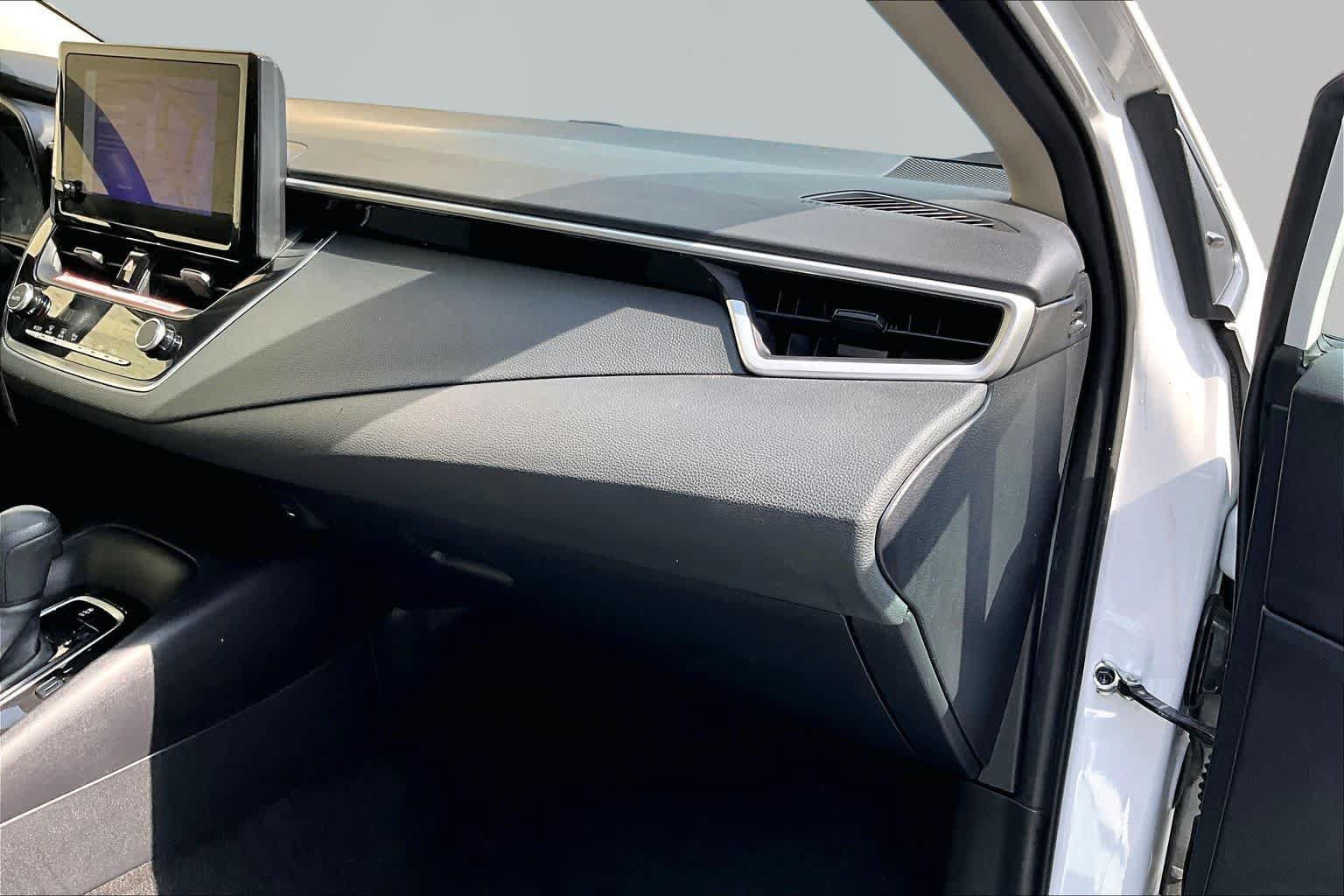 Used 2025 Toyota Corolla LE FWD image 19