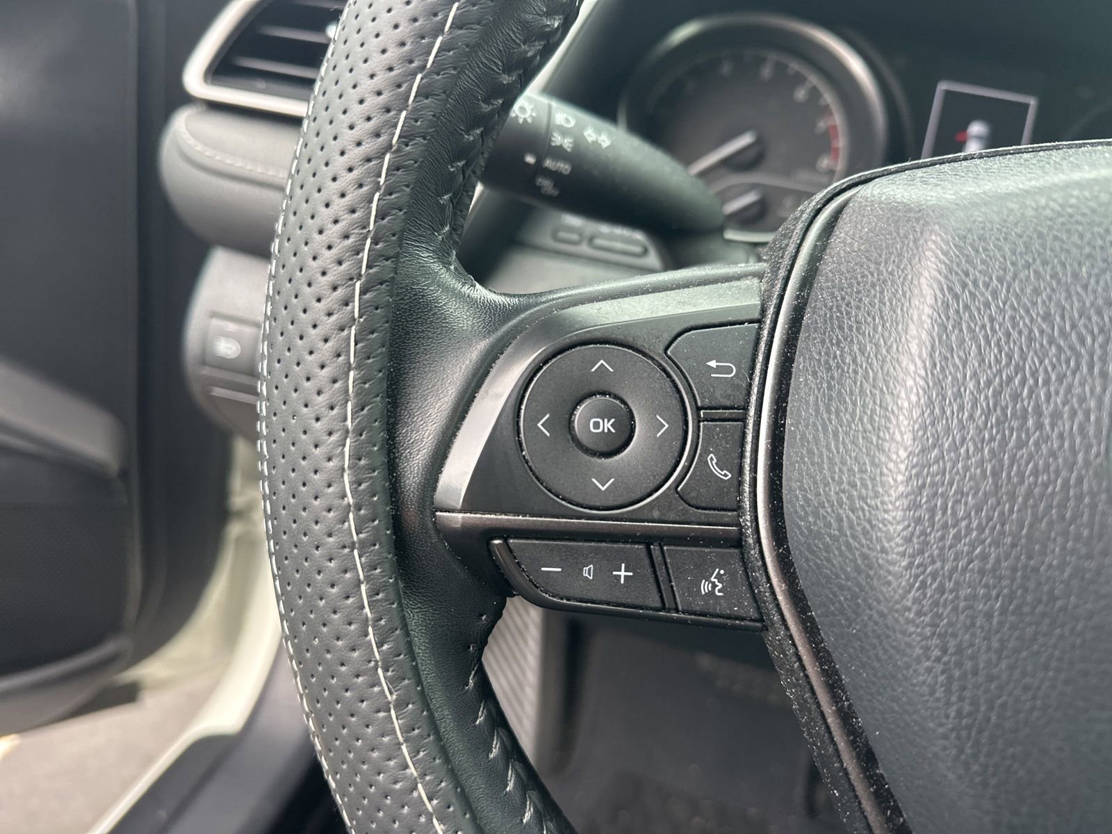 Certified 2022 Toyota Camry SE w/ Carpet Mat Package (TMS) image 9