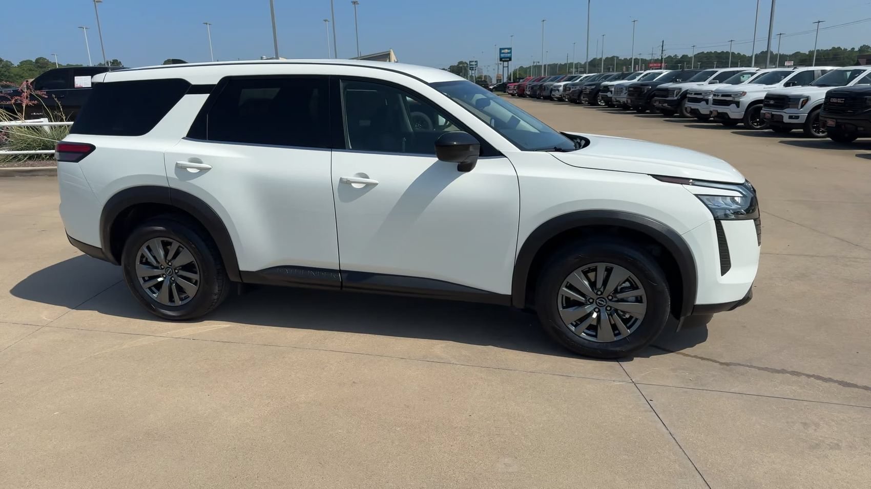 Used 2026 Nissan Pathfinder S AWD/4WD image 3