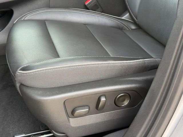 Used 2021 Buick Envision Essence w/ Technology Package I image 24