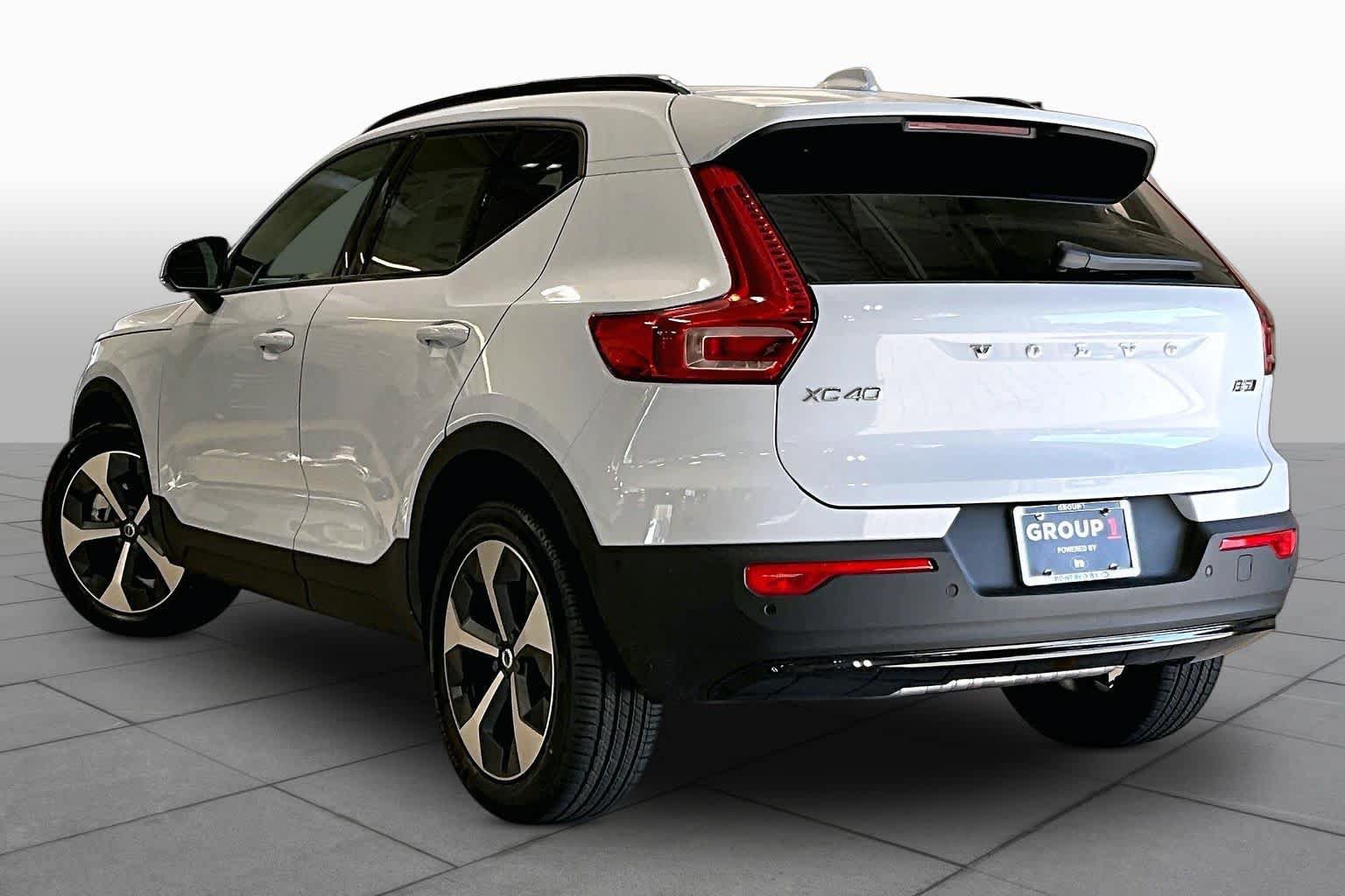 New 2026 Volvo XC40 B5 Plus w/ Protection Package Premier AWD/4WD image 3