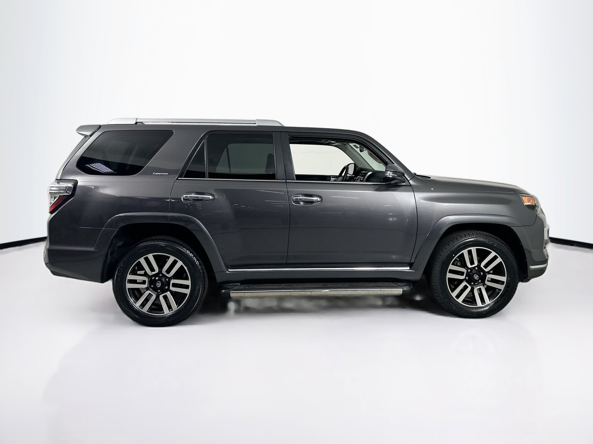 Used 2019 Toyota 4Runner Limited AWD/4WD image 4