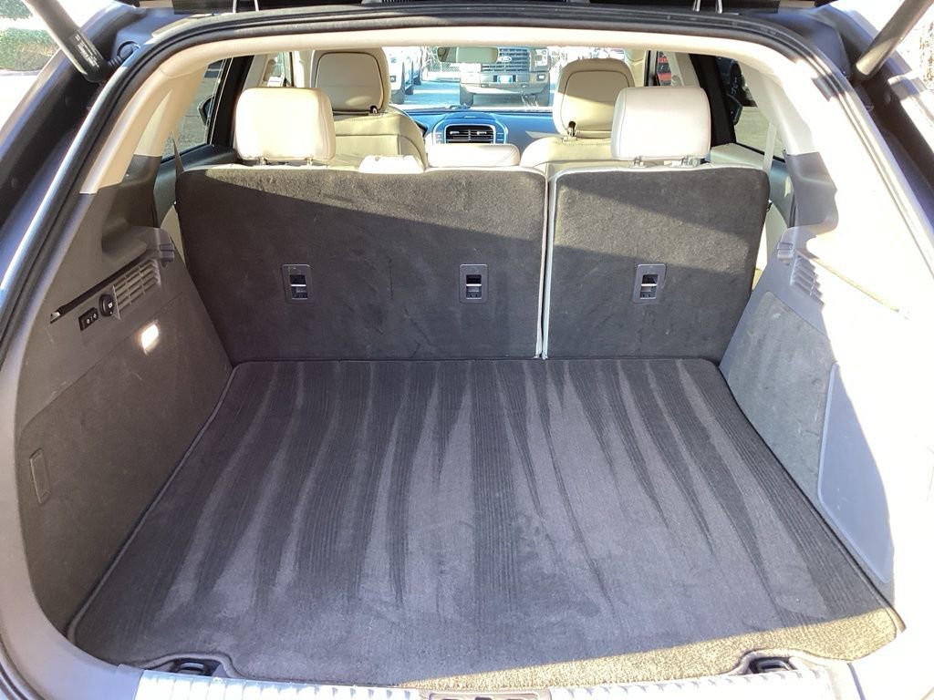 Used 2020 Lincoln Nautilus Reserve w/ Cargo Utility Package image 10