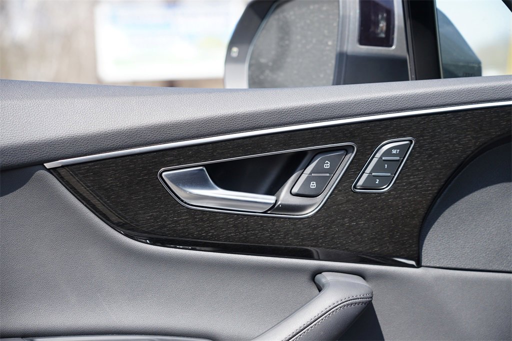 Used 2024 Audi Q7 3.0T Premium Plus image 18