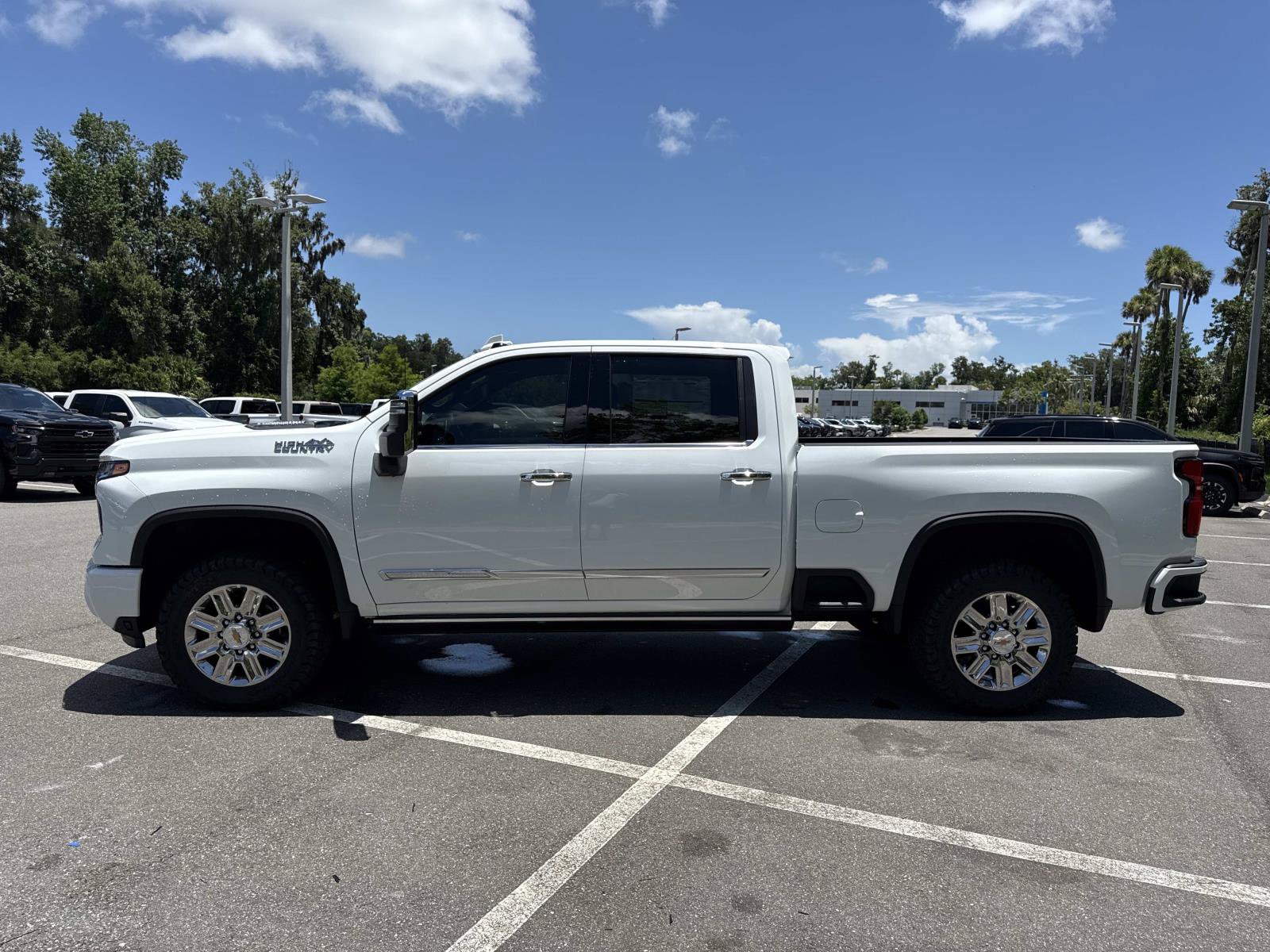 New 2026 Chevrolet Silverado 2500 High Country w/ High Country Premium Package AWD/4WD image 6