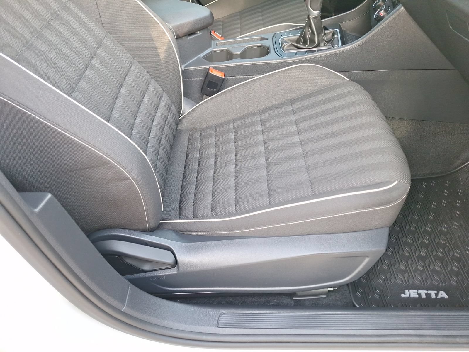 Used 2024 Volkswagen Jetta Sport FWD image 32