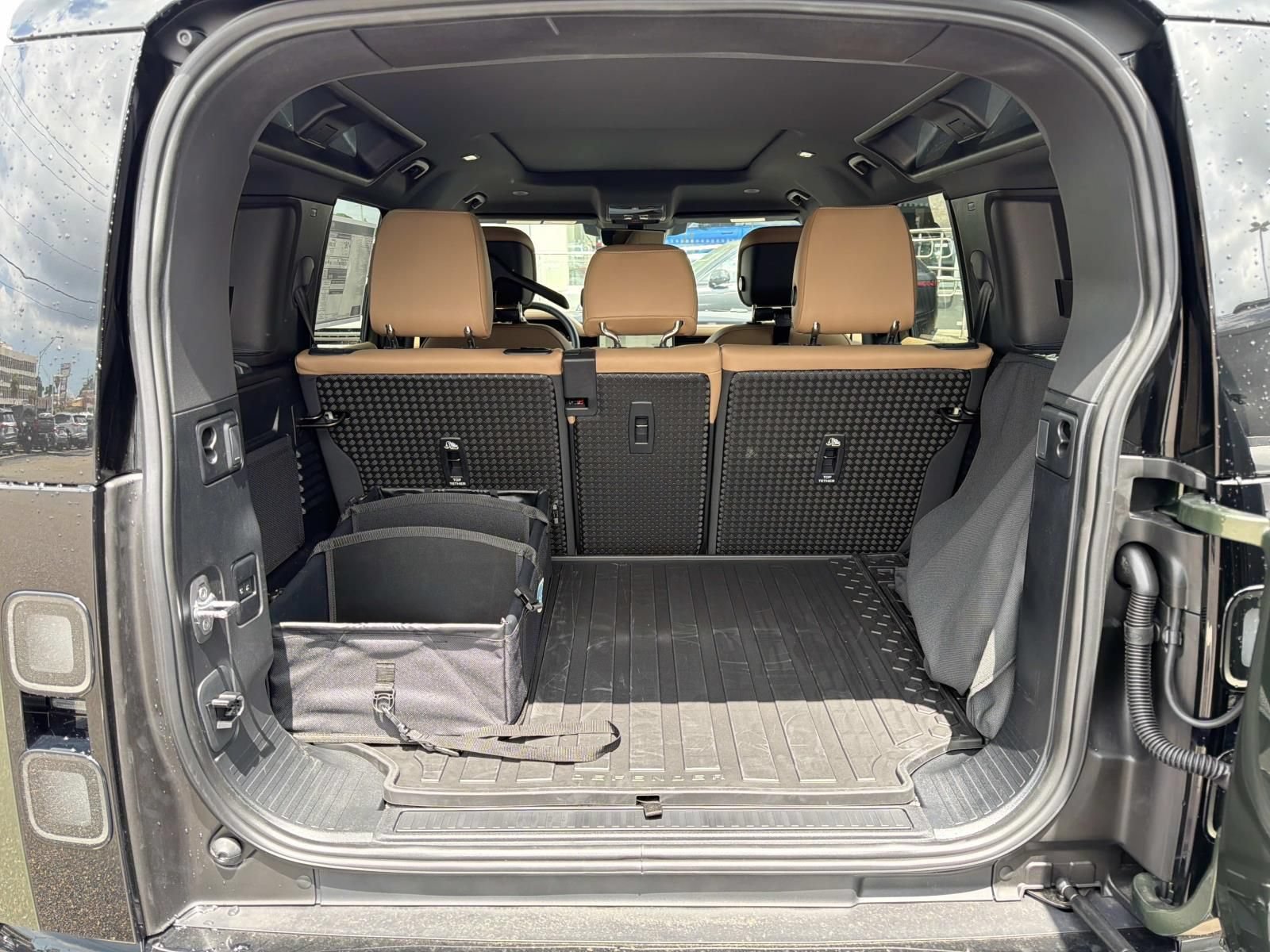New 2026 Land Rover Defender 110 X-Dynamic SE AWD/4WD image 7