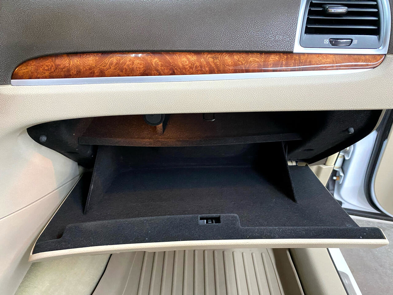 Used 2011 Chrysler 300 Limited w/ Luxury Group image 26