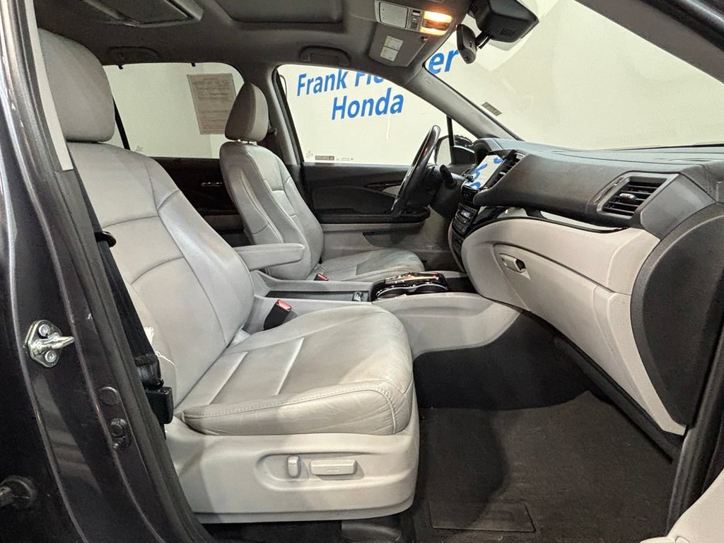 Used 2019 Honda Pilot Touring image 37