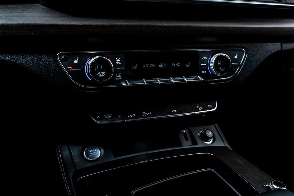 Used 2024 Audi Q5 e Premium Plus w/ Premium Plus Package image 18