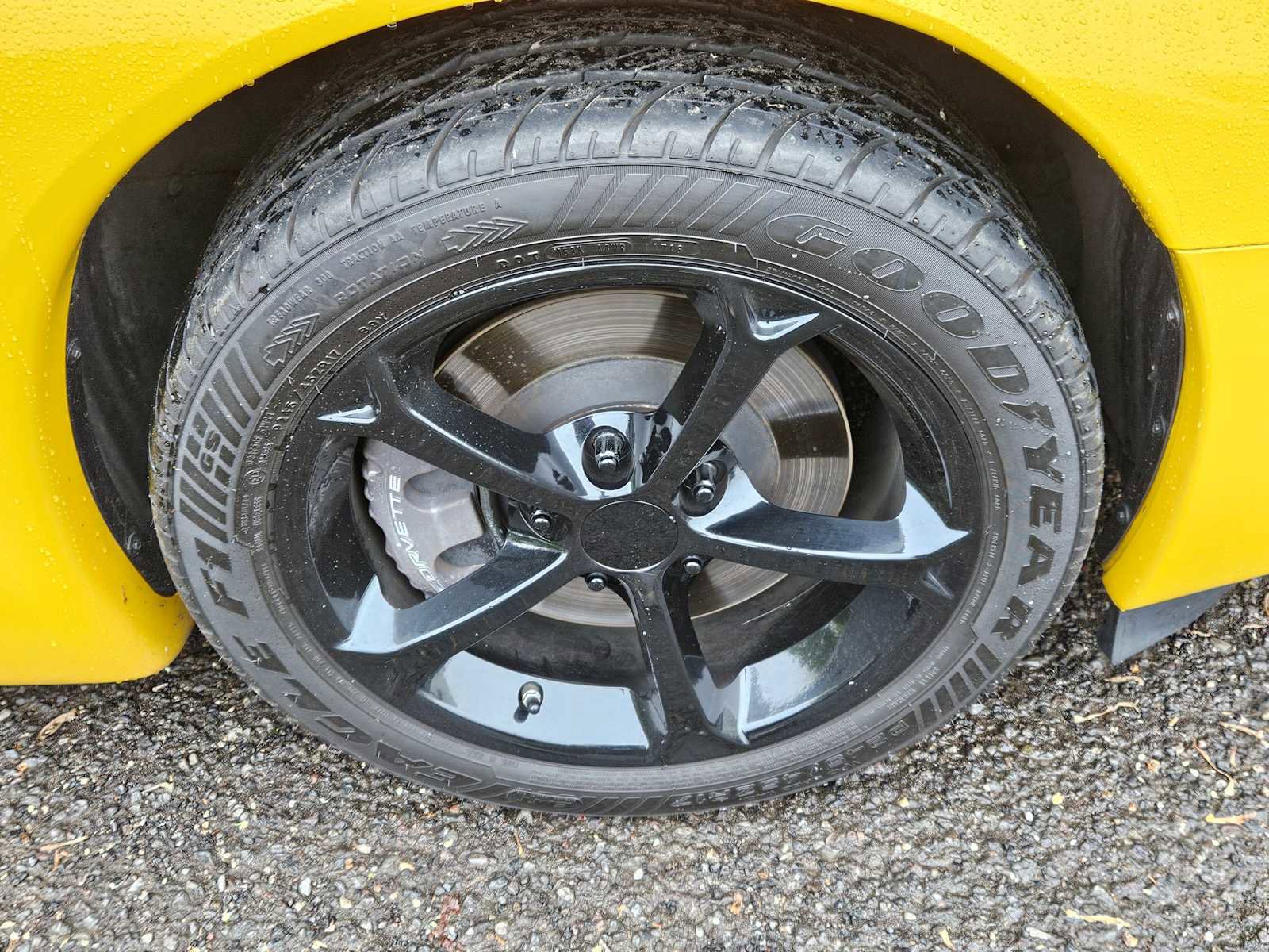 Used 2001 Chevrolet Corvette Convertible w/ Preferred Equipment Group2 RWD image 9