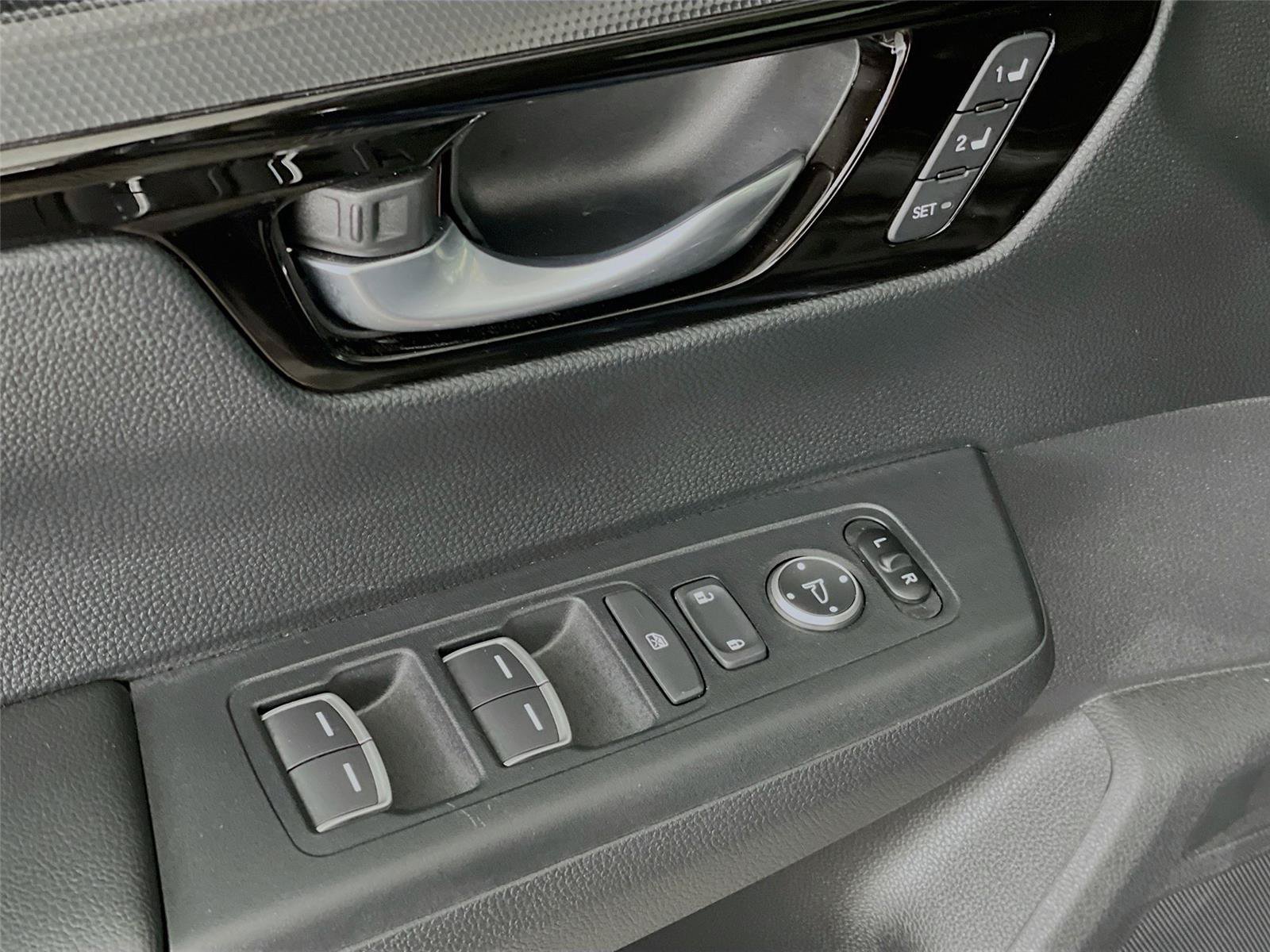Used 2025 Honda CR-V EX-L image 21