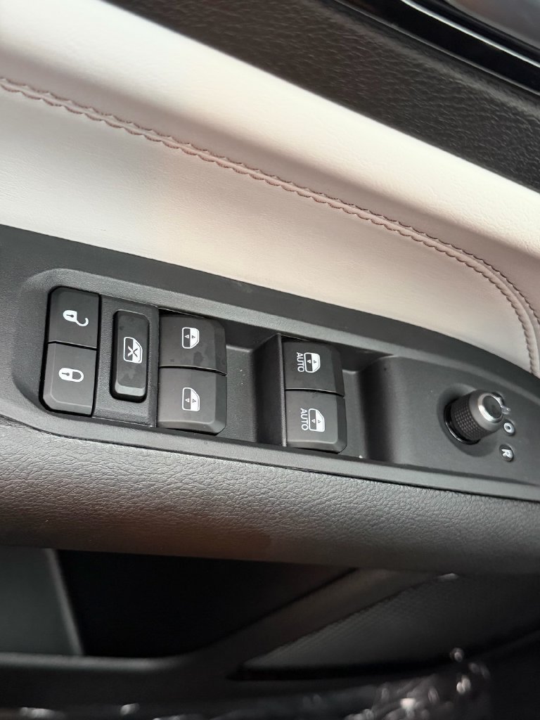 New 2026 Jeep Compass Limited AWD/4WD image 33