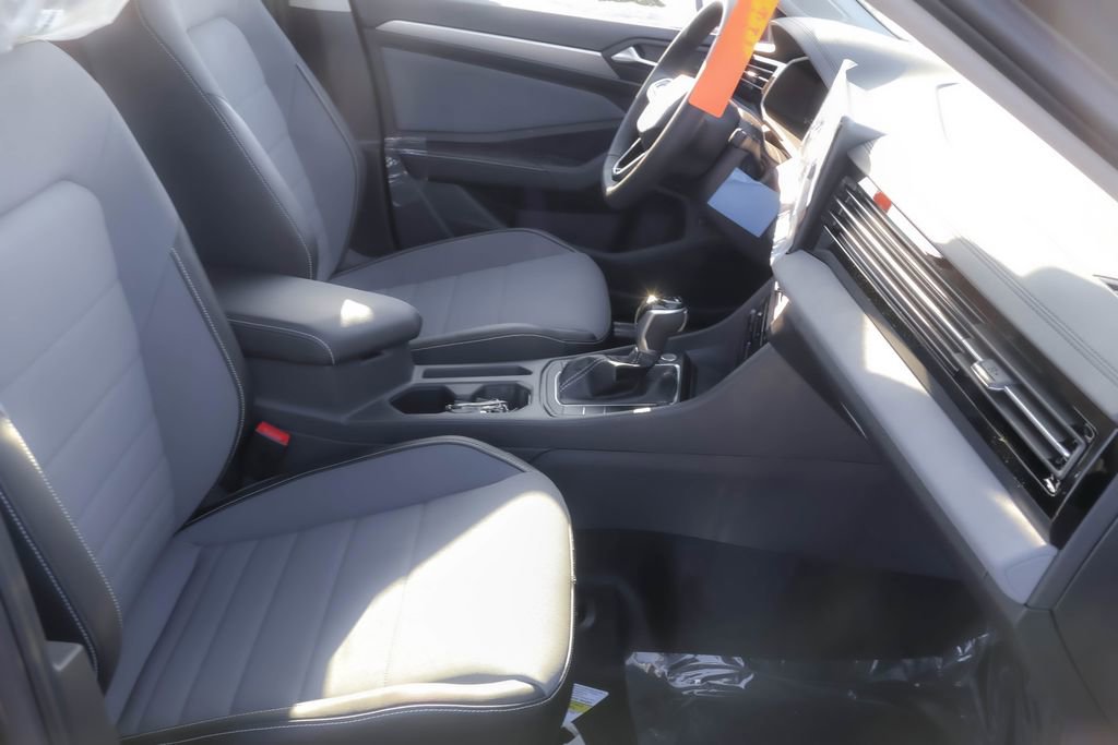 New 2026 Volkswagen Jetta SE FWD image 39