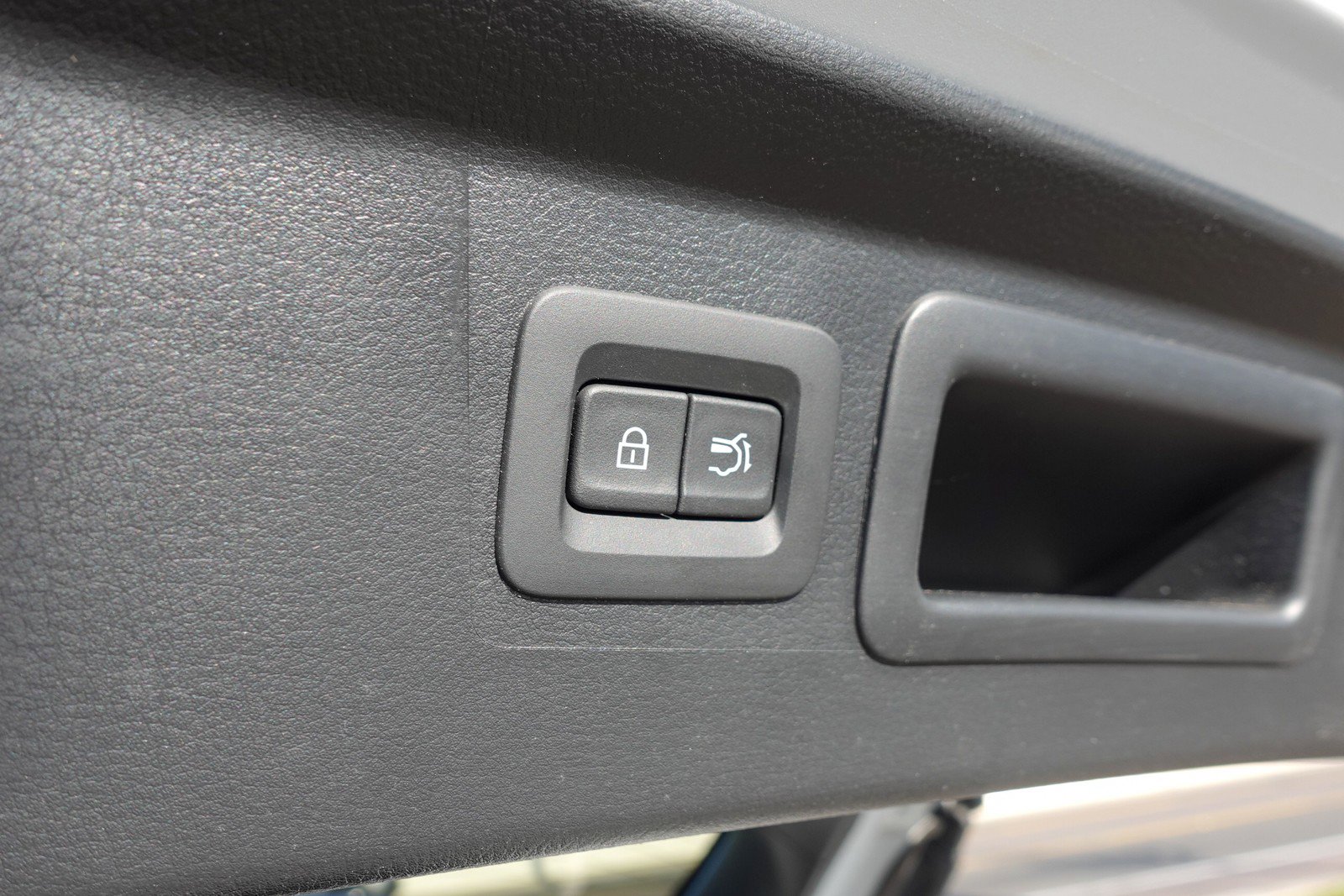 Certified 2025 MAZDA CX-50 2.5 Hybrid w/ Preferred Pkg image 26