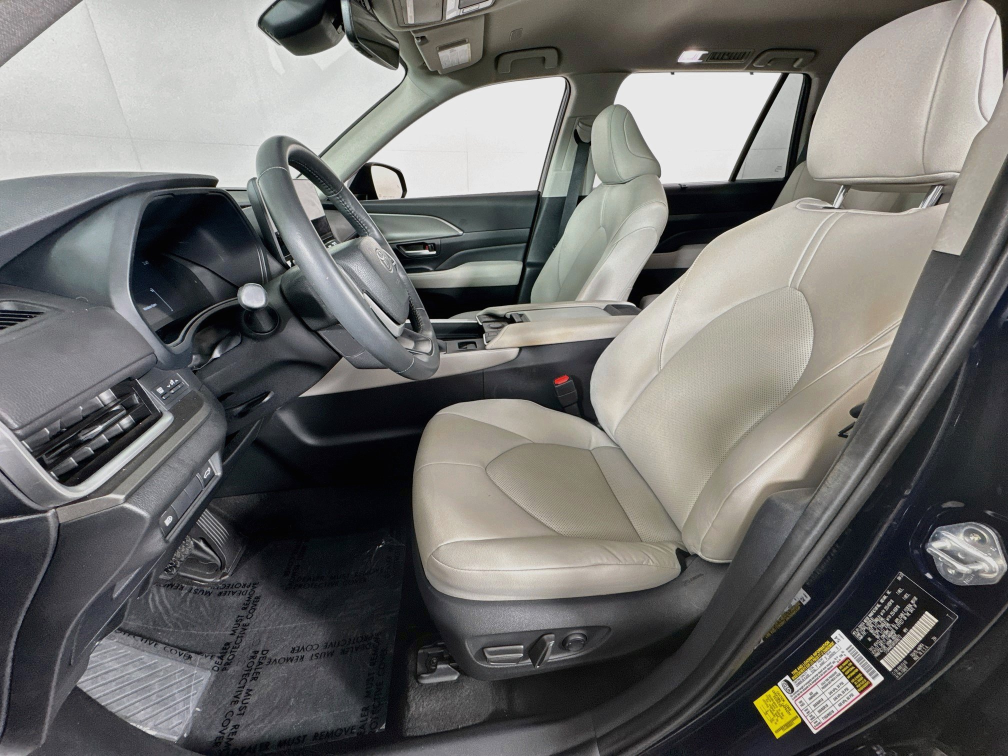 Certified 2024 Toyota Grand Highlander AWD image 12