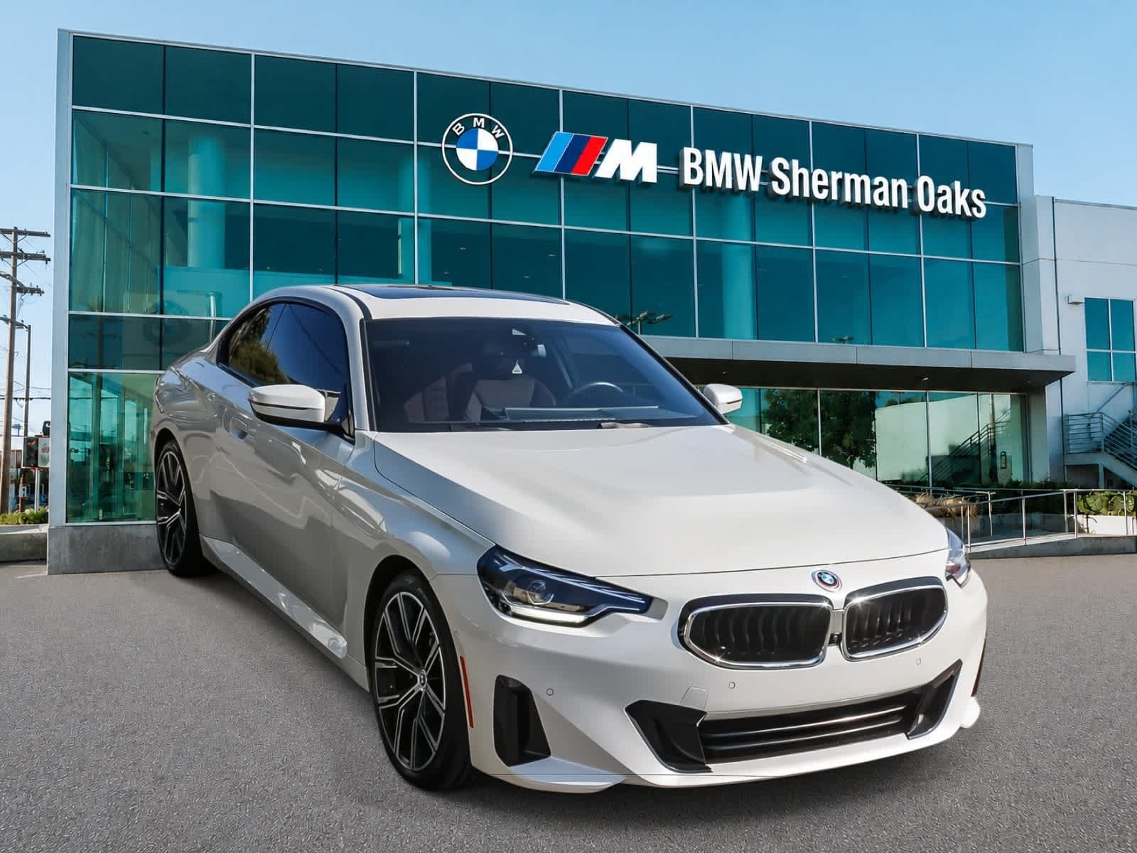 Used 2023 BMW 230i Coupe w/ Convenience Package RWD image 4