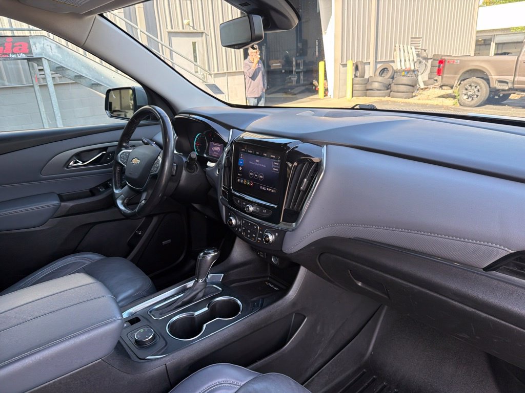 Used 2020 Chevrolet Traverse Premier AWD/4WD image 40