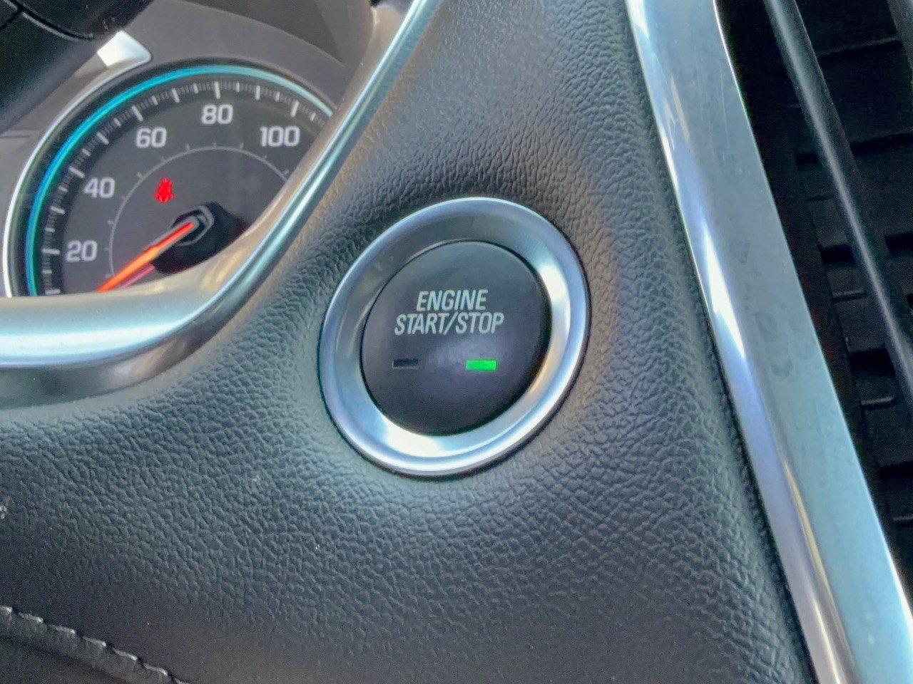 Certified 2023 Chevrolet Traverse LT FWD image 20