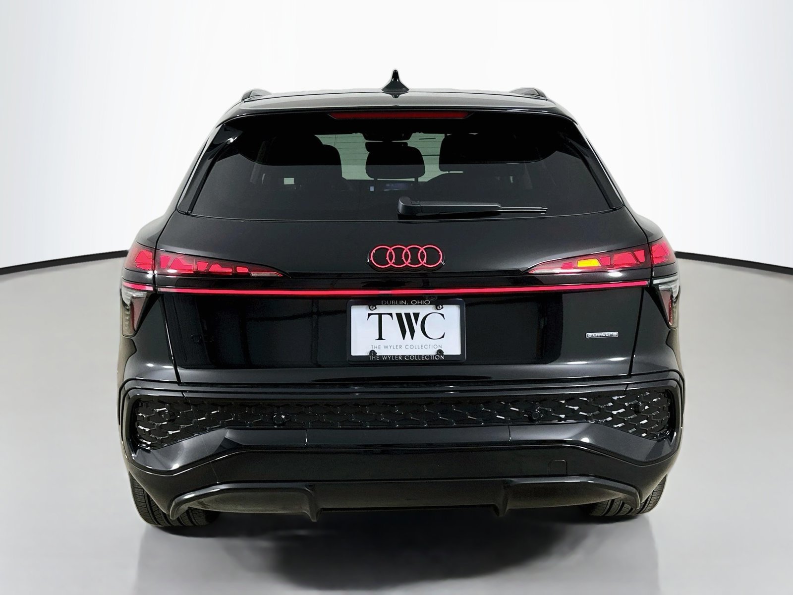 New 2026 Audi Q3 quattro 2.0T AWD/4WD image 6