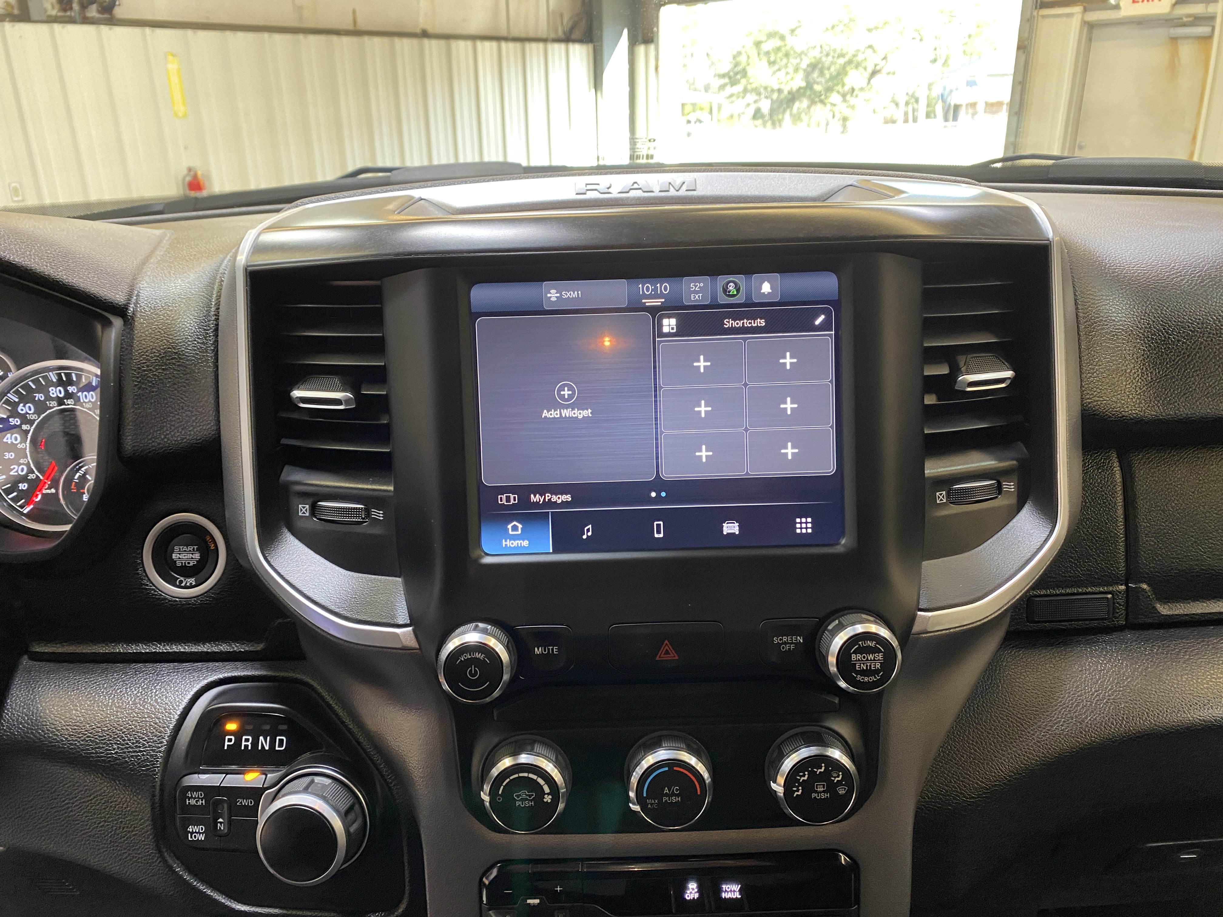 Used 2024 RAM 2500 Big Horn w/ Bed Utility Group image 37