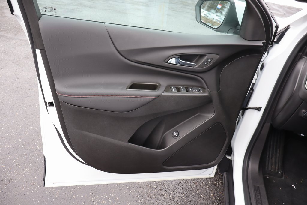 Used 2024 Chevrolet Equinox RS image 29