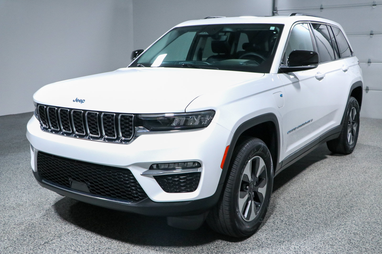 Used 2022 Jeep Grand Cherokee Limited 4xe AWD/4WD image 32