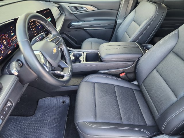 Used 2026 Chevrolet Traverse LT AWD/4WD image 4