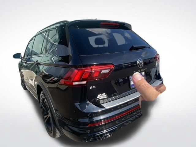 Used 2024 Volkswagen Tiguan SE R-Line FWD image 4