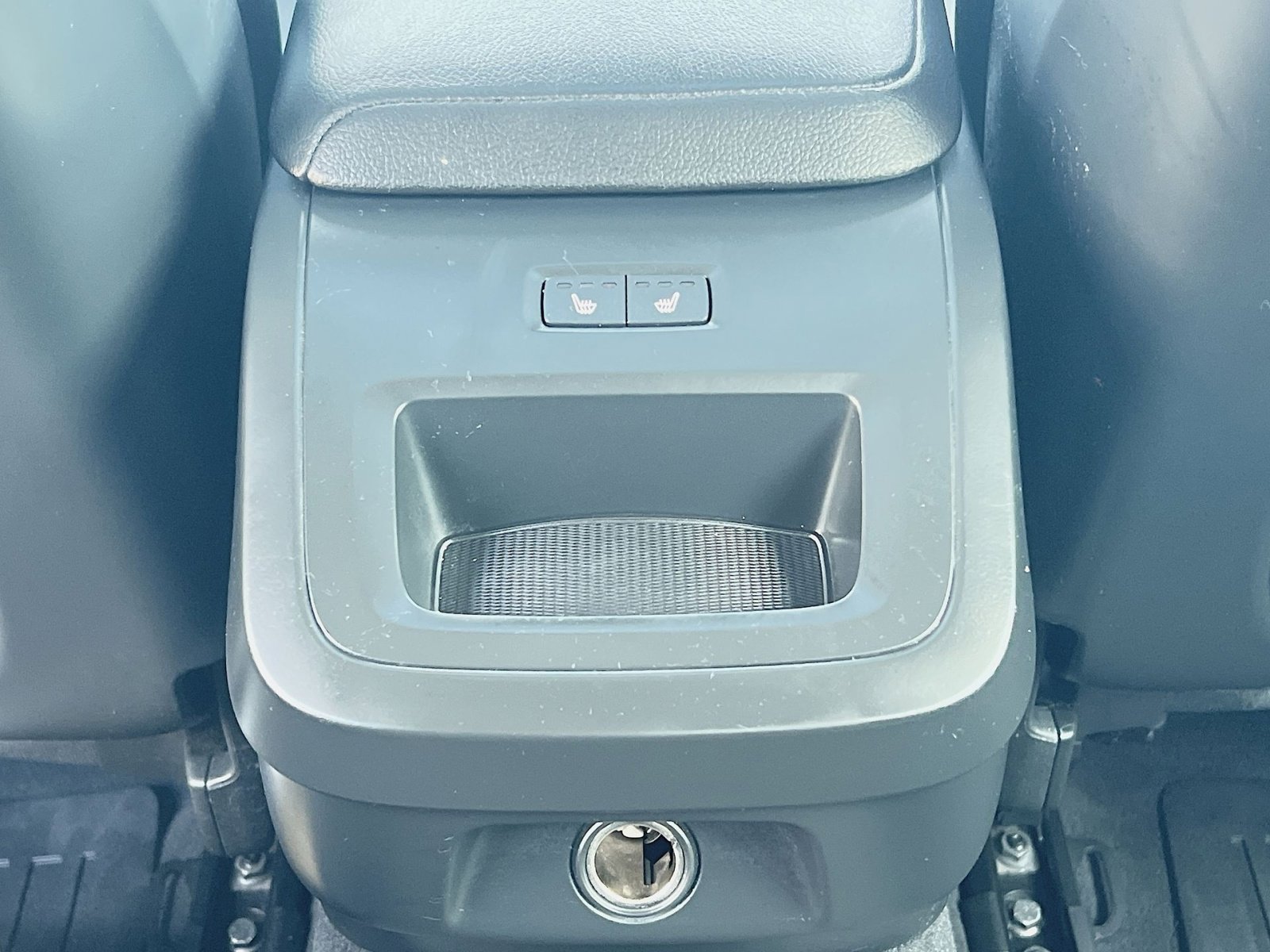 Used 2020 Volvo S60 T6 Momentum w/ Protection Package Premier image 23