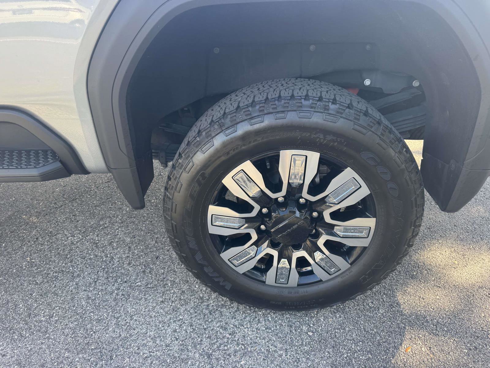 Used 2025 GMC Sierra 2500 Denali w/ Denali Reserve Package image 11