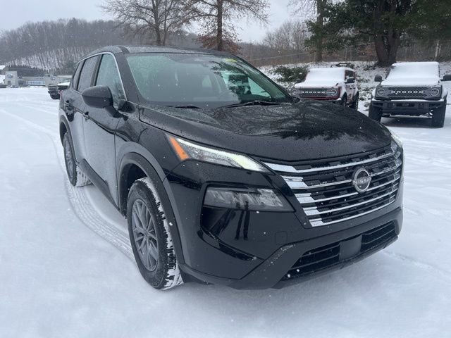 Used 2024 Nissan Rogue S image 3