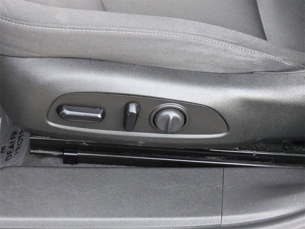 Used 2023 Chevrolet Malibu LT image 14