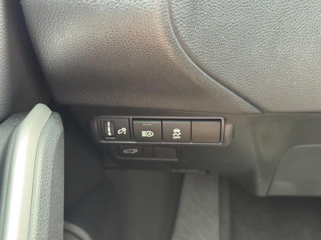 Used 2026 Toyota Corolla Cross XLE w/ Convenience Package FWD image 23