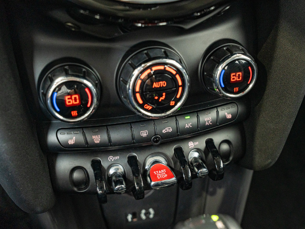 Used 2018 MINI Cooper 2-Door Hardtop FWD image 32