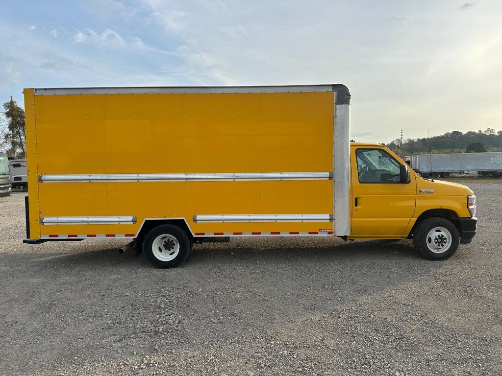 Used 2017 Ford E-350 and Econoline 350 Super Duty w/ Shuttle Bus Prep Package RWD image 4