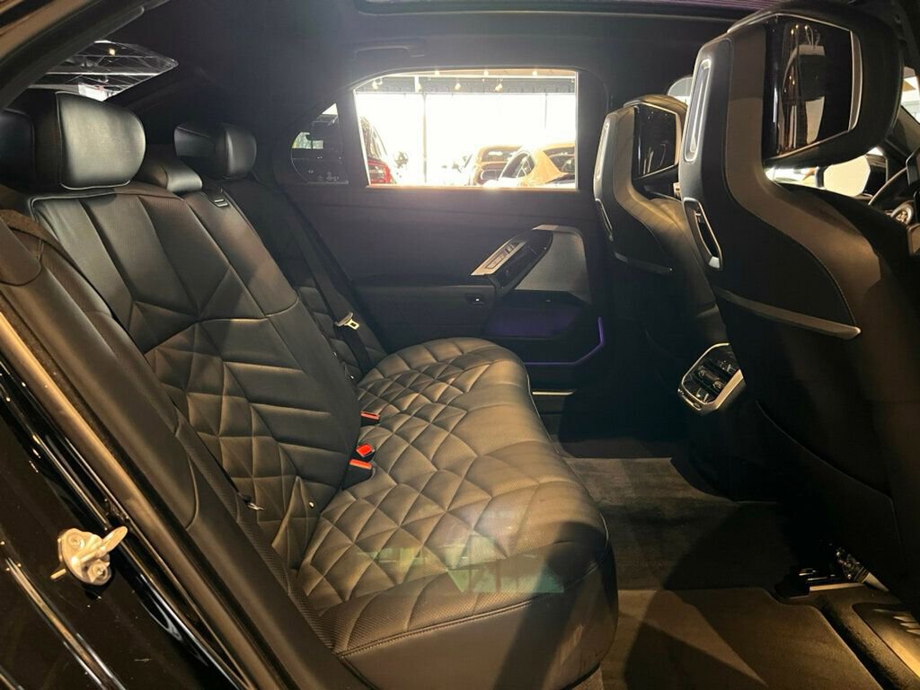 Used 2023 BMW 740i w/ Parking Assistance Package image 31