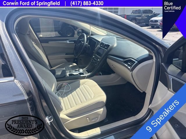 Used 2019 Ford Fusion SE FWD image 9