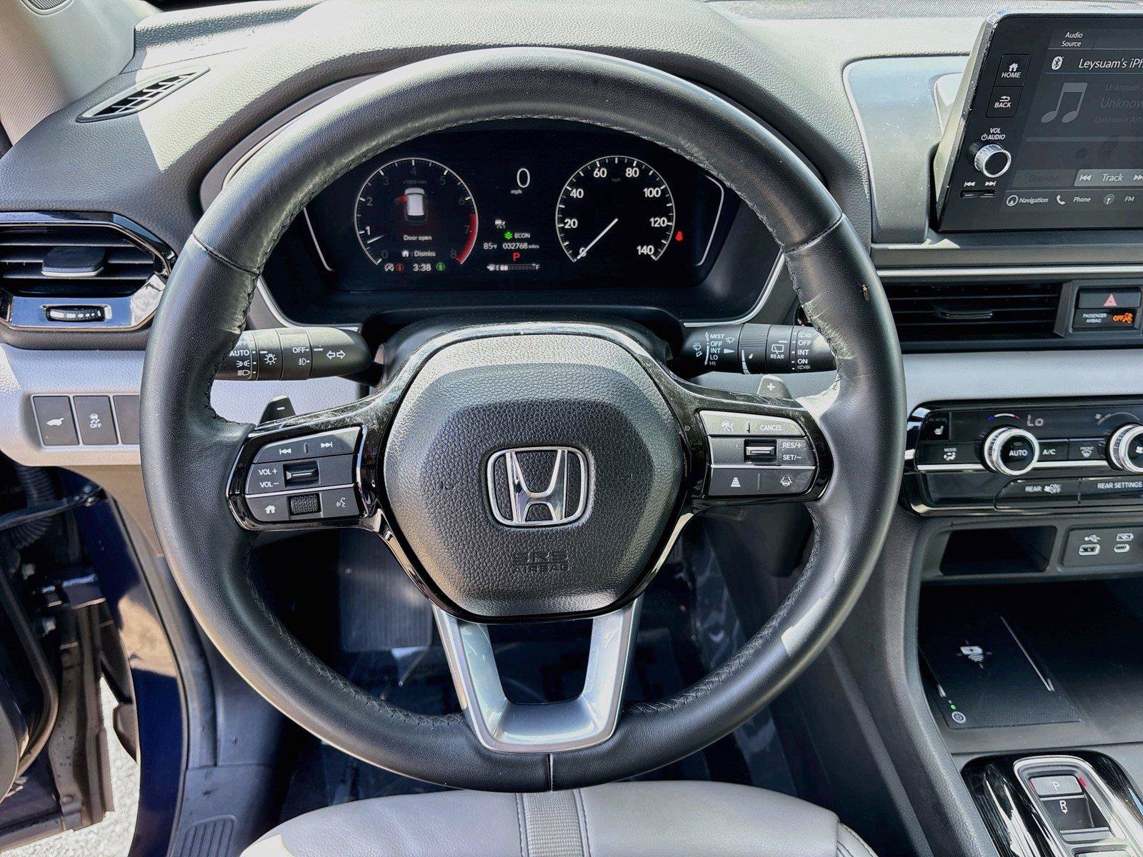 Used 2024 Honda Pilot Touring image 11